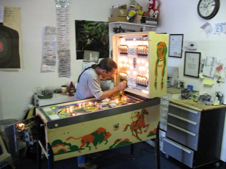 Grizzled Old Proprietor of Pinball Hall of Fame